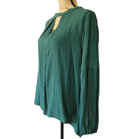 3/$25 Maurices Keyhole Neck Tunic Emerald Blouse - Small - Picture 3 of 8
